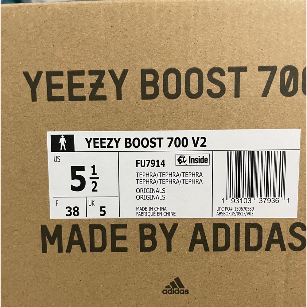 Yeezy Boost 700 - Picture 4 of 4